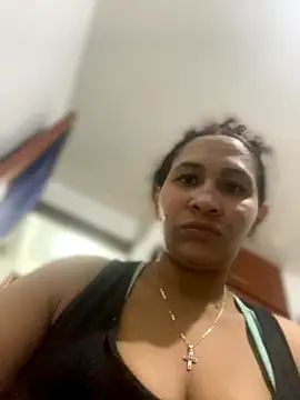 Snapshot of Carola-Ross chatting on 11-04-25, 05:34 Carola-Ross online show from 11-04-25, 05:34