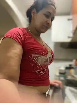 Snapshot of Carola-Ross chatting on 11-07-25, 06:08 Carola-Ross online show from 11-07-25, 06:08