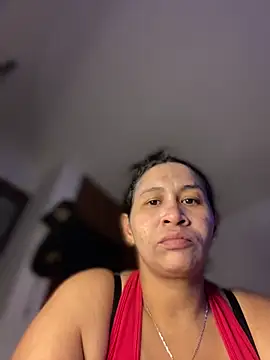 Snapshot of Carola-Ross chatting on 11-13-25, 05:34 Carola-Ross online show from 11-13-25, 05:34