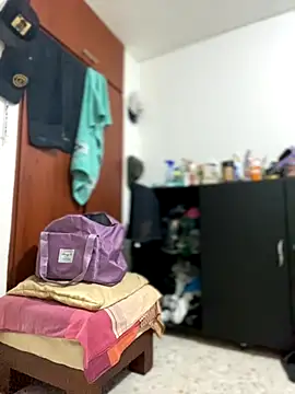 Snapshot of Carola-Ross chatting on 11-14-25, 05:33 Carola-Ross online show from 11-14-25, 05:33