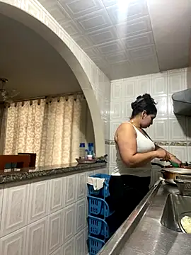 Snapshot of Carola-Ross chatting on 11-18-25, 05:39 Carola-Ross online show from 11-18-25, 05:39