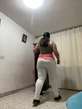 Snapshot of Carola-Ross chatting on 12-04-25, 05:43 Carola-Ross online show from 12-04-25, 05:43