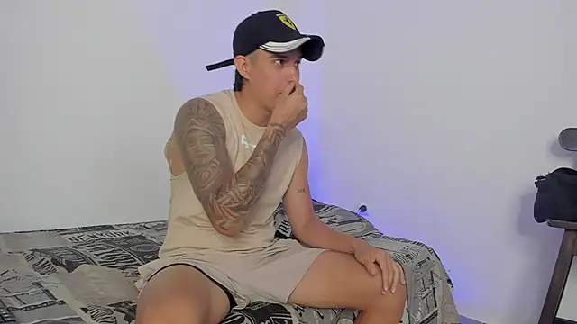 Snapshot of hugosan12 chatting on 10-03-25, 04:26 hugosan12 online show from 10-03-25, 04:26