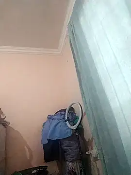 prettiechanti online show from 10-14-25, 03:57