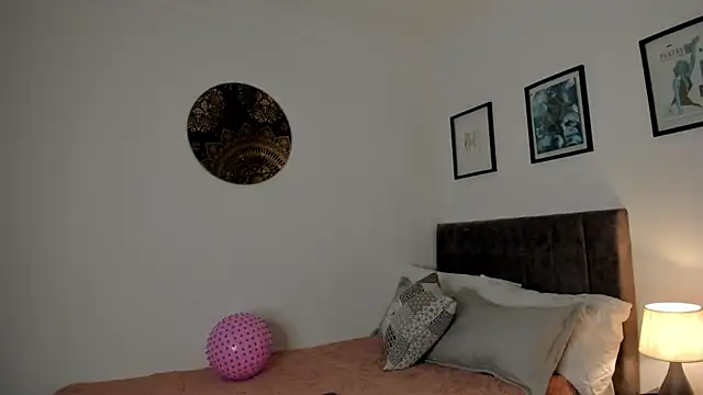 Dhalila  online show from 01-19-26, 12:36