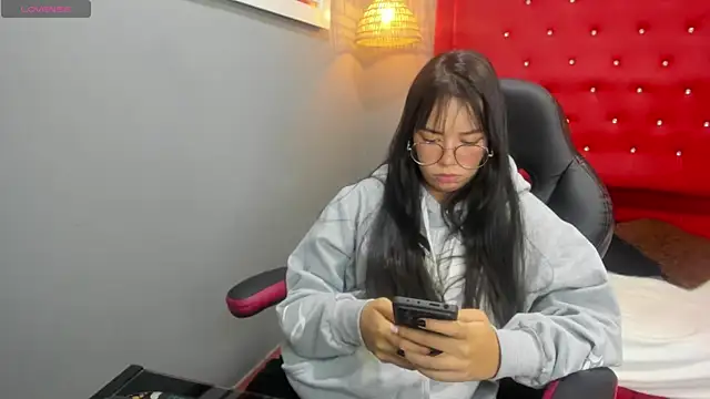 honnielane online show from 03-17-25, 03:29