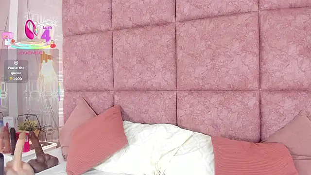 LilyRoxi online show from 10-02-25, 09:22