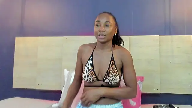 Snapshot of Nathy_Ross chatting on 03-22-25, 01:00 Nathy Ross online show from 03-22-25, 01:00