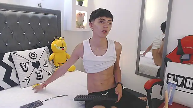 MaikyCooper online show from 03-14-25, 08:21