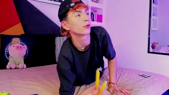 MaikyCooper online show from 12-15-25, 08:13