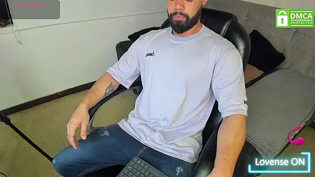 Snapshot of Luke_Diaz7 chatting on 11-25-25, 03:28 Luke Diaz7 online show from 11-25-25, 03:28