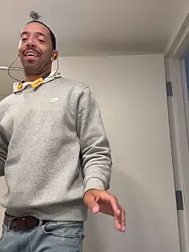 Snapshot of SIXKING7410 chatting on 02-28-26, 05:03 SIXKING7410 online show from 02-28-26, 05:03