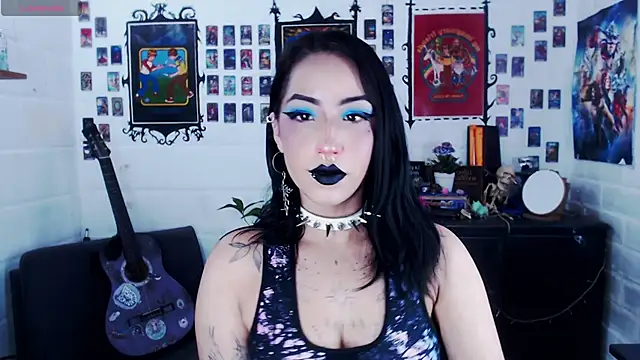 Snapshot of Nyx_Blackmoon chatting on 02-19-25, 02:01 Nyx Blackmoon online show from 02-19-25, 02:01