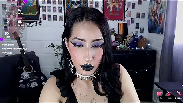 Snapshot of Nyx_Blackmoon chatting on 02-25-25, 04:00 Nyx Blackmoon online show from 02-25-25, 04:00