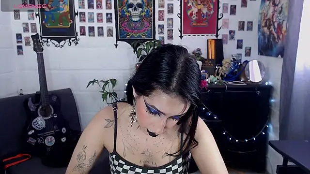 Snapshot of Nyx_Blackmoon chatting on 03-02-25, 03:48 Nyx Blackmoon online show from 03-02-25, 03:48