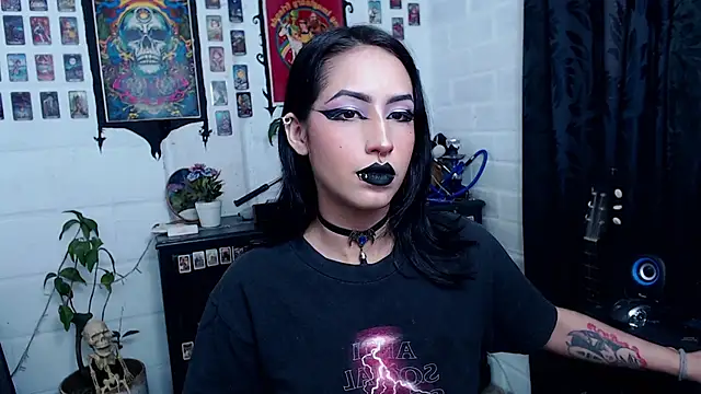 Snapshot of Nyx_Blackmoon chatting on 03-13-25, 02:01 Nyx Blackmoon online show from 03-13-25, 02:01