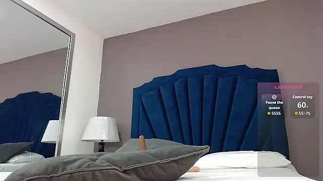 KatiaFosterr online show from 11-14-25, 12:15