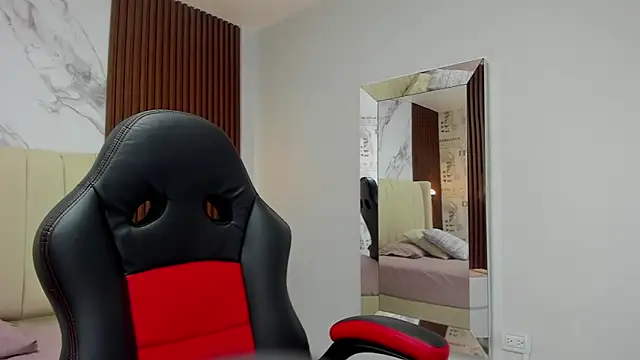 MELINAMARTINS online show from 11-15-25, 12:23