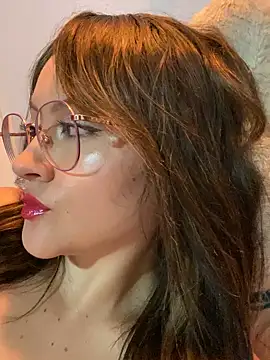 ValentinaOrtiz3 online show from 02-28-25, 02:09