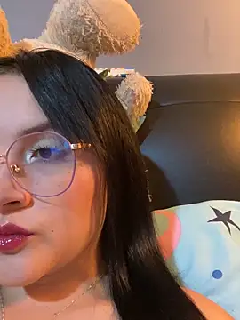 ValentinaOrtiz3 online show from 09-14-25, 12:43