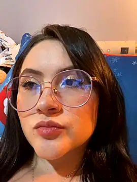 ValentinaOrtiz3 online show from 10-23-25, 12:32