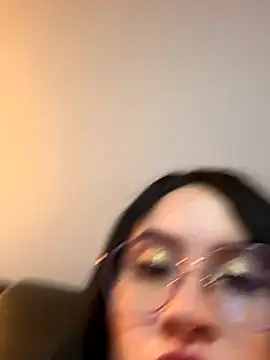 ValentinaOrtiz3 online show from 11-08-25, 12:00