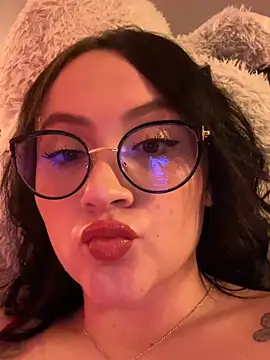 ValentinaOrtiz3 online show from 03-18-26, 10:02