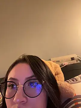 ValentinaOrtiz3 online show from 04-08-26, 01:27