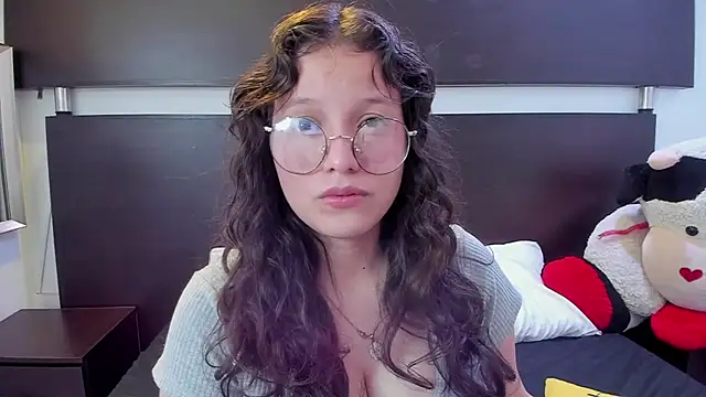 Marii 18 online show from 03-18-25, 03:42