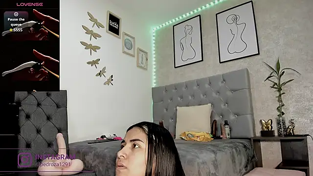 crystal beennz online show from 12-01-25, 01:54