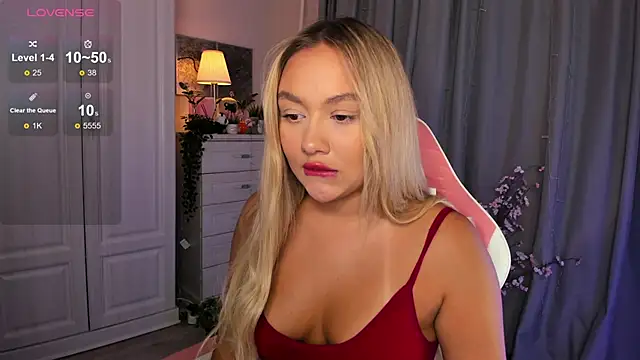 Snapshot of _Loneve__ chatting on 10-09-25, 01:42  Loneve   online show from 10-09-25, 01:42