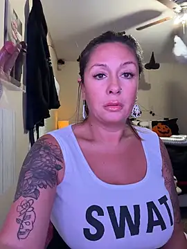 Snapshot of bossyroxy84 chatting on 10-26-25, 09:31 bossyroxy84 online show from 10-26-25, 09:31