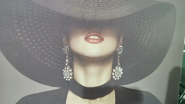 Chanel Noire online show from 02-27-25, 09:04