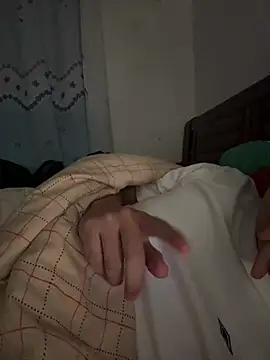 Snapshot of 0W00GIGi chatting on 03-07-25, 01:40 0W00GIGi online show from 03-07-25, 01:40