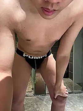 Snapshot of 0W00GIGi chatting on 03-22-25, 03:09 0W00GIGi online show from 03-22-25, 03:09