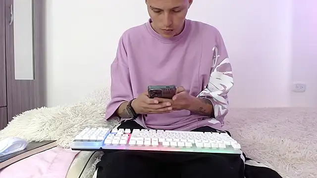 duo peludoo online show from 10-28-25, 06:10