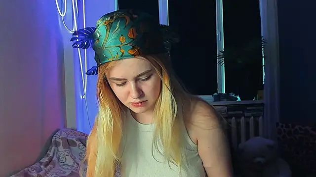 Alexa Pirs online show from 03-20-25, 09:04