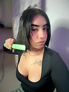 Scarlett-LS online show from 11-22-25, 02:32