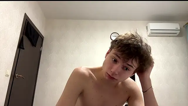 Snapshot of aronrodrigos chatting on 02-12-25, 01:09 aronrodrigos online show from 02-12-25, 01:09