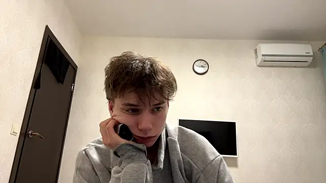Snapshot of aronrodrigos chatting on 02-15-25, 01:53 aronrodrigos online show from 02-15-25, 01:53