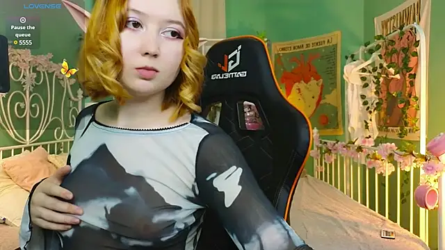 MizukiNoYoru online show from 03-03-25, 11:00