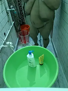 Snapshot of Lizza_boudi chatting on 09-11-25, 04:23 Lizza boudi online show from 09-11-25, 04:23