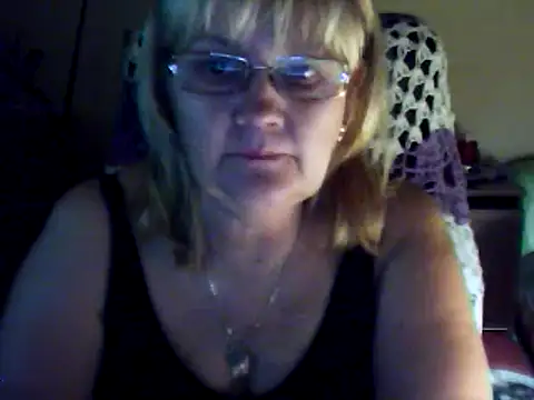 Snapshot of Violet5364 chatting on 03-18-25, 08:04 Violet5364 online show from 03-18-25, 08:04