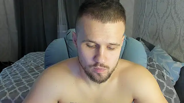 Snapshot of Vladik_b chatting on 02-22-25, 10:31 Vladik b online show from 02-22-25, 10:31