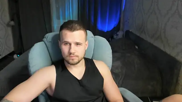 Snapshot of Vladik_b chatting on 03-20-25, 08:51 Vladik b online show from 03-20-25, 08:51