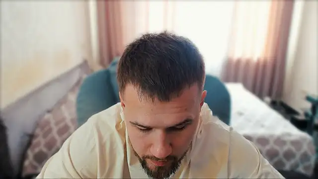 Snapshot of Vladik_b chatting on 03-02-26, 12:12 Vladik b online show from 03-02-26, 12:12