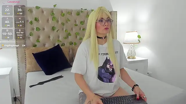 Snapshot of CandieGilson__ chatting on 02-17-25, 06:15 CandieGilson   online show from 02-17-25, 06:15