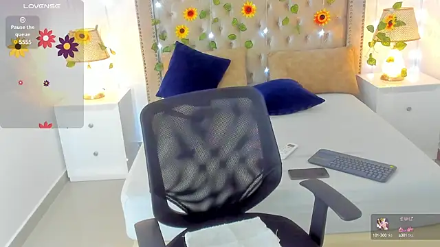 Snapshot of CandieGilson__ chatting on 03-11-25, 06:41 CandieGilson   online show from 03-11-25, 06:41