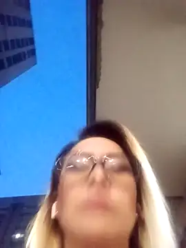 Snapshot of CandieGilson__ chatting on 09-12-25, 10:37 CandieGilson   online show from 09-12-25, 10:37