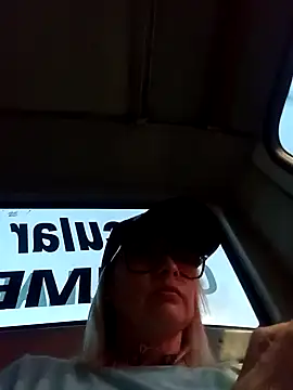 Snapshot of CandieGilson__ chatting on 09-15-25, 10:48 CandieGilson   online show from 09-15-25, 10:48